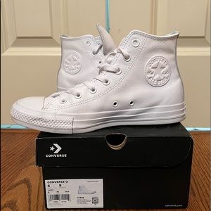 Converse white leather Chucks. W8 M6